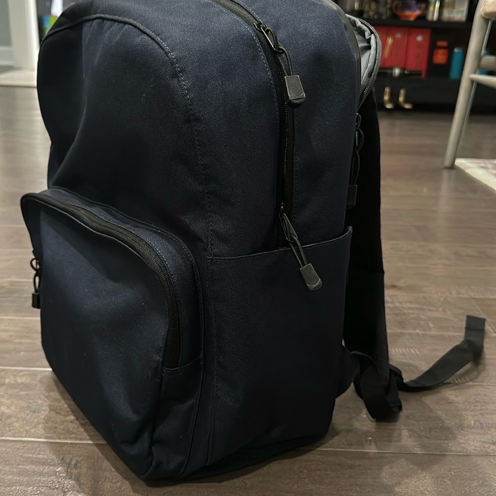 Lo & Sons backpack